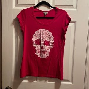 Guess pink t-shirt with white skull.